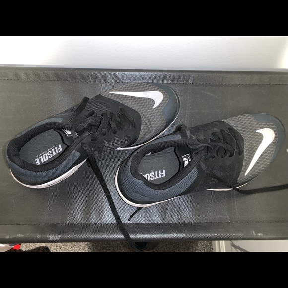 Nike - Picture 2 of 6